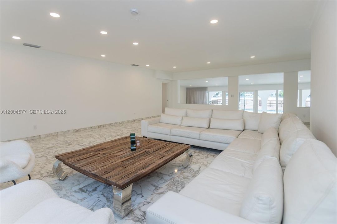 For Rent: $35,000 (4 beds, 4 baths, 4315 Square Feet)