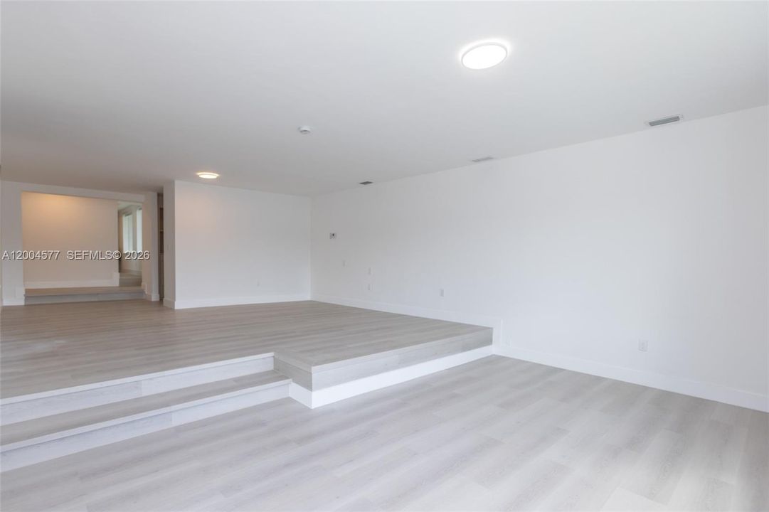 For Rent: $35,000 (4 beds, 4 baths, 4315 Square Feet)
