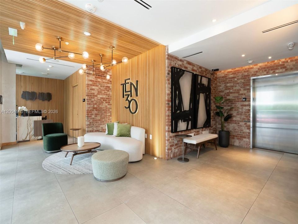 For Sale: $1,275,000 (2 beds, 2 baths, 1101 Square Feet)