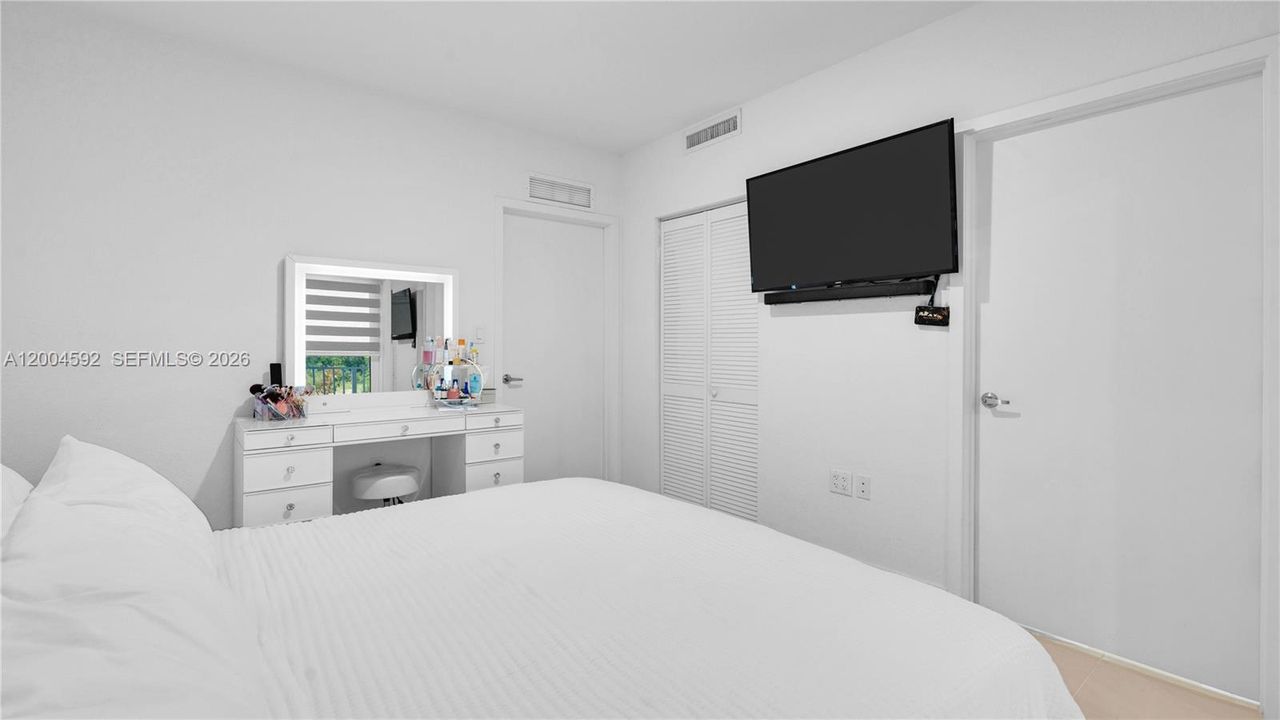 En Venta: $447,345 (4 camas, 3 baños, 1398 Pies cuadrados)