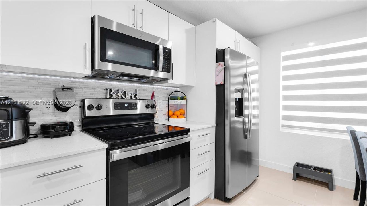 En Venta: $447,345 (4 camas, 3 baños, 1398 Pies cuadrados)