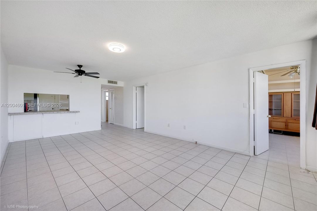 Activo con contrato: $125,000 (1 camas, 1 baños, 779 Pies cuadrados)