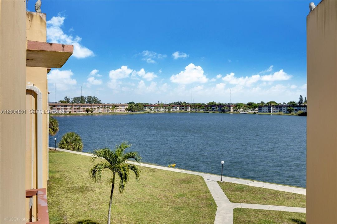 Activo con contrato: $125,000 (1 camas, 1 baños, 779 Pies cuadrados)
