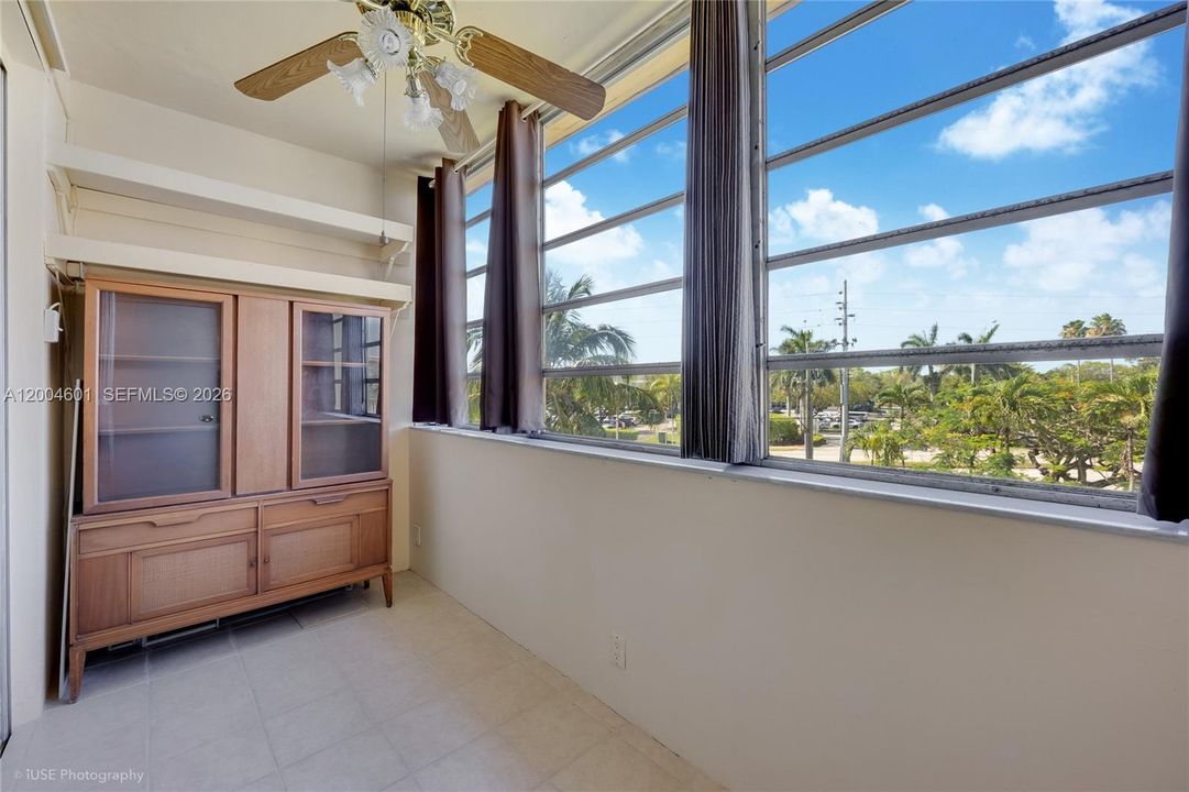 Activo con contrato: $125,000 (1 camas, 1 baños, 779 Pies cuadrados)