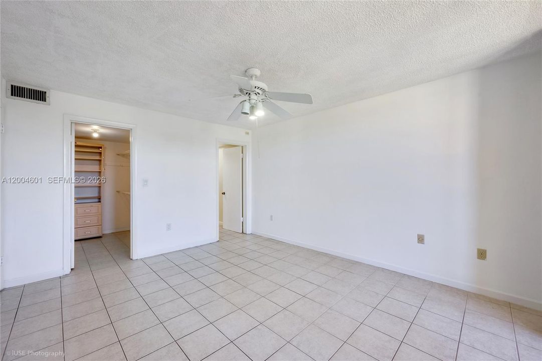 Activo con contrato: $125,000 (1 camas, 1 baños, 779 Pies cuadrados)