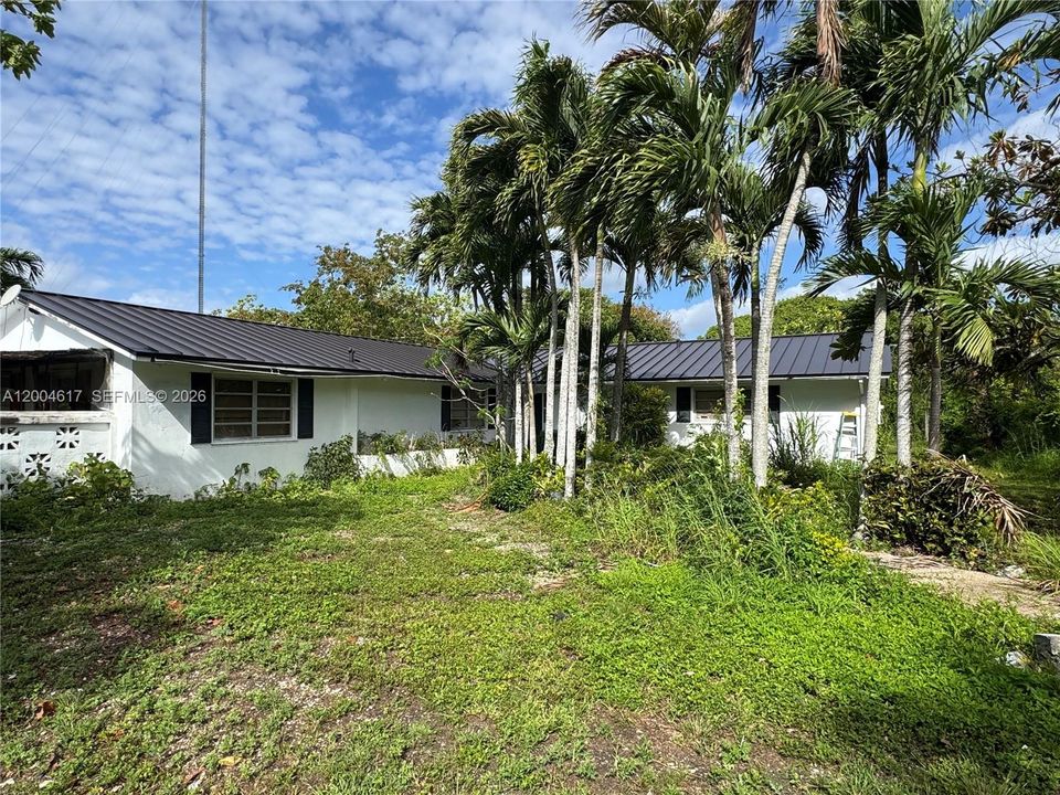 For Sale: $2,650,000 (7 beds, 4 baths, 4874 Square Feet)