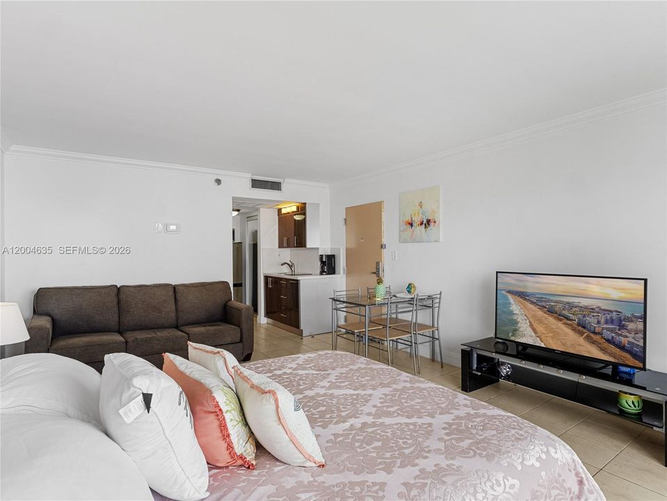 For Sale: $179,900 (0 beds, 1 baths, 360 Square Feet)