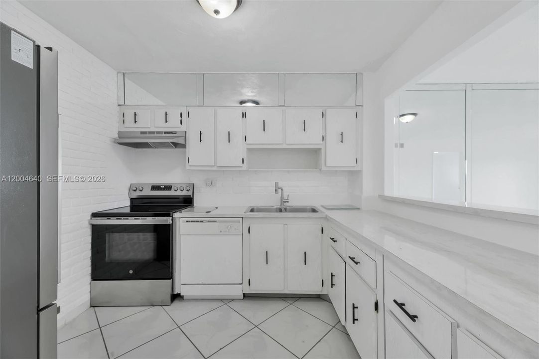 Activo con contrato: $190,000 (2 camas, 2 baños, 918 Pies cuadrados)