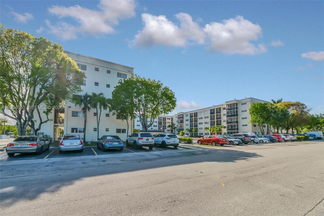 Activo con contrato: $190,000 (2 camas, 2 baños, 918 Pies cuadrados)