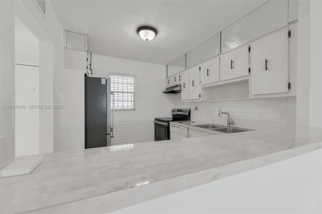 Activo con contrato: $190,000 (2 camas, 2 baños, 918 Pies cuadrados)