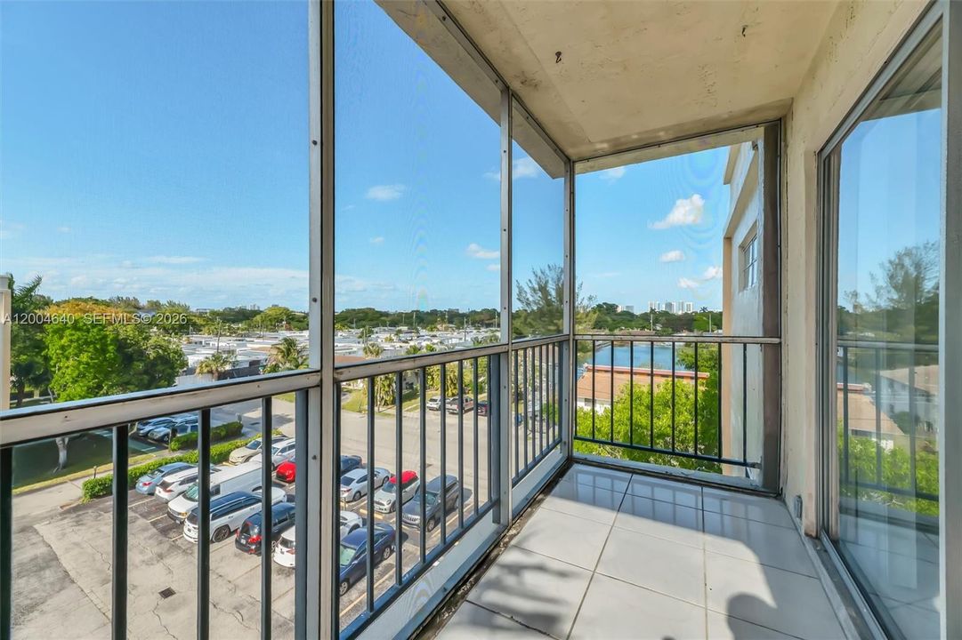 Activo con contrato: $190,000 (2 camas, 2 baños, 918 Pies cuadrados)