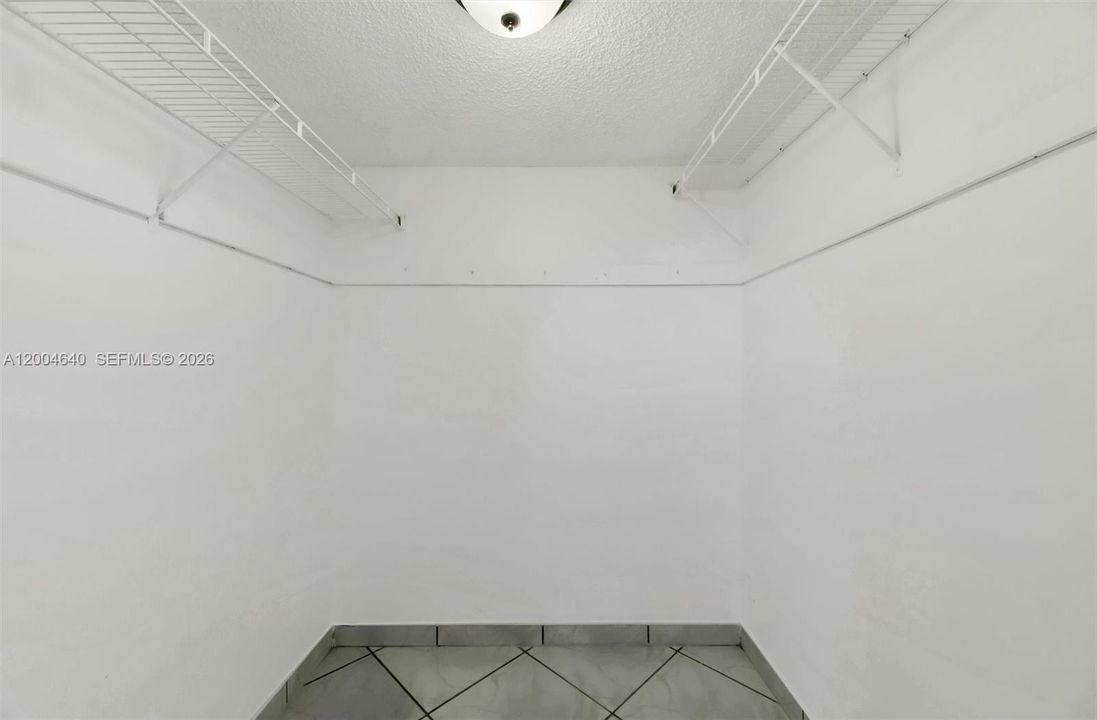 Activo con contrato: $190,000 (2 camas, 2 baños, 918 Pies cuadrados)