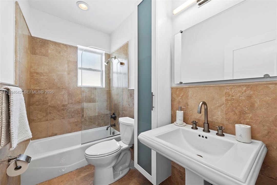 Недавно арендовано: $24,500 (7 спален, 5 ванн, 3872 Квадратных фут)