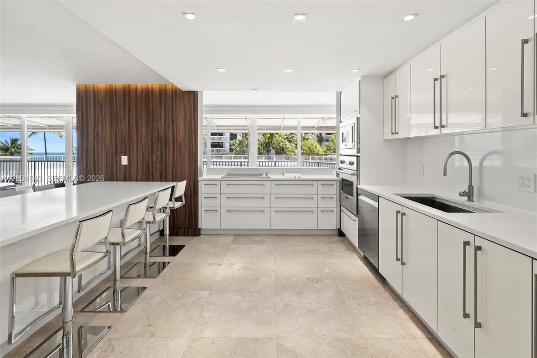 For Rent: $15,000 (3 beds, 3 baths, 2523 Square Feet)