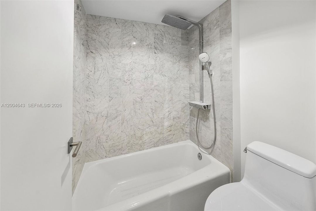 For Rent: $15,000 (3 beds, 3 baths, 2523 Square Feet)