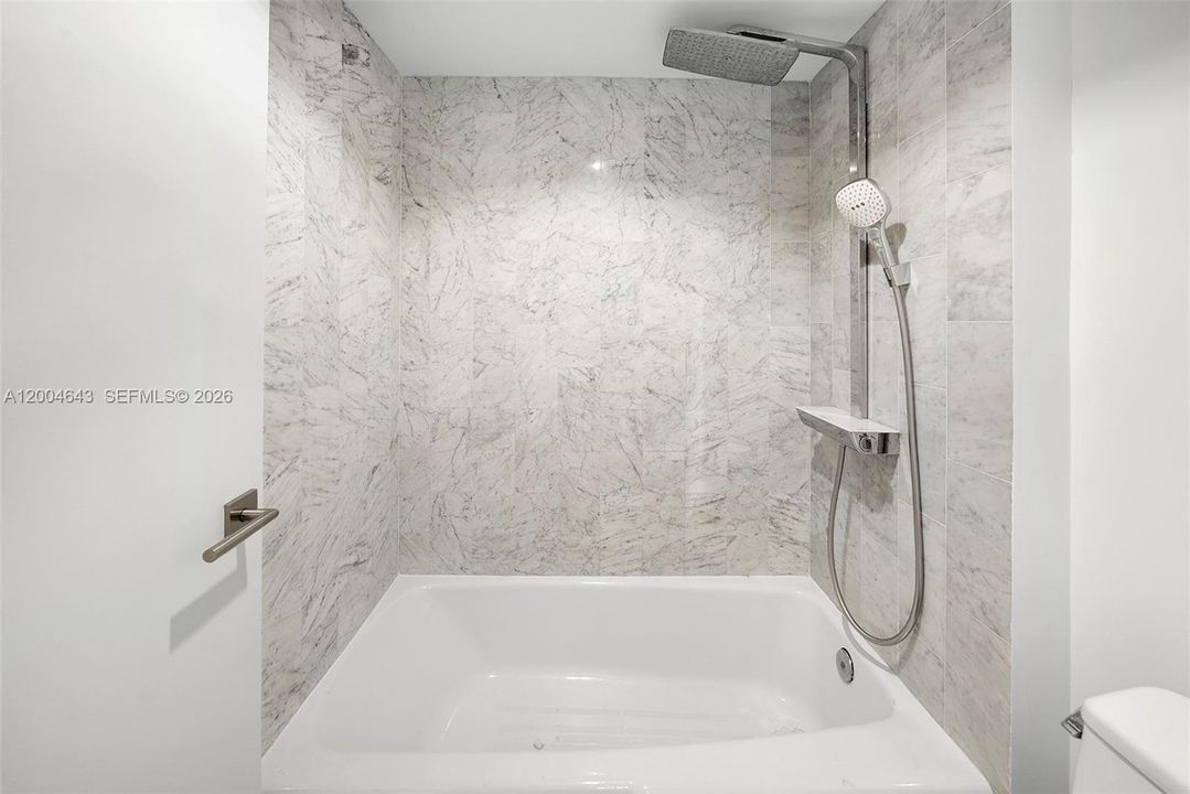 For Rent: $15,000 (3 beds, 3 baths, 2523 Square Feet)