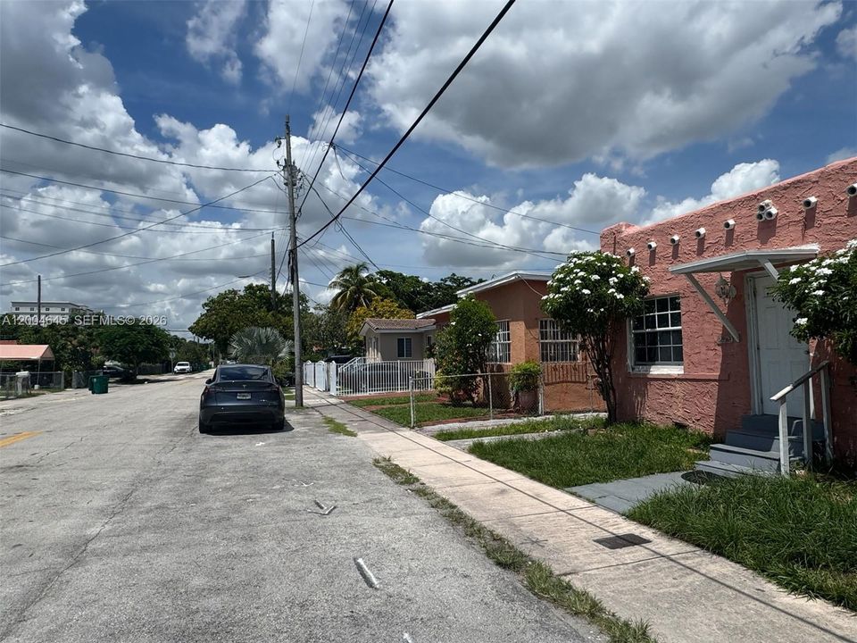Recently Sold: $700,000 (0 beds, 0 baths, 1771 Square Feet)