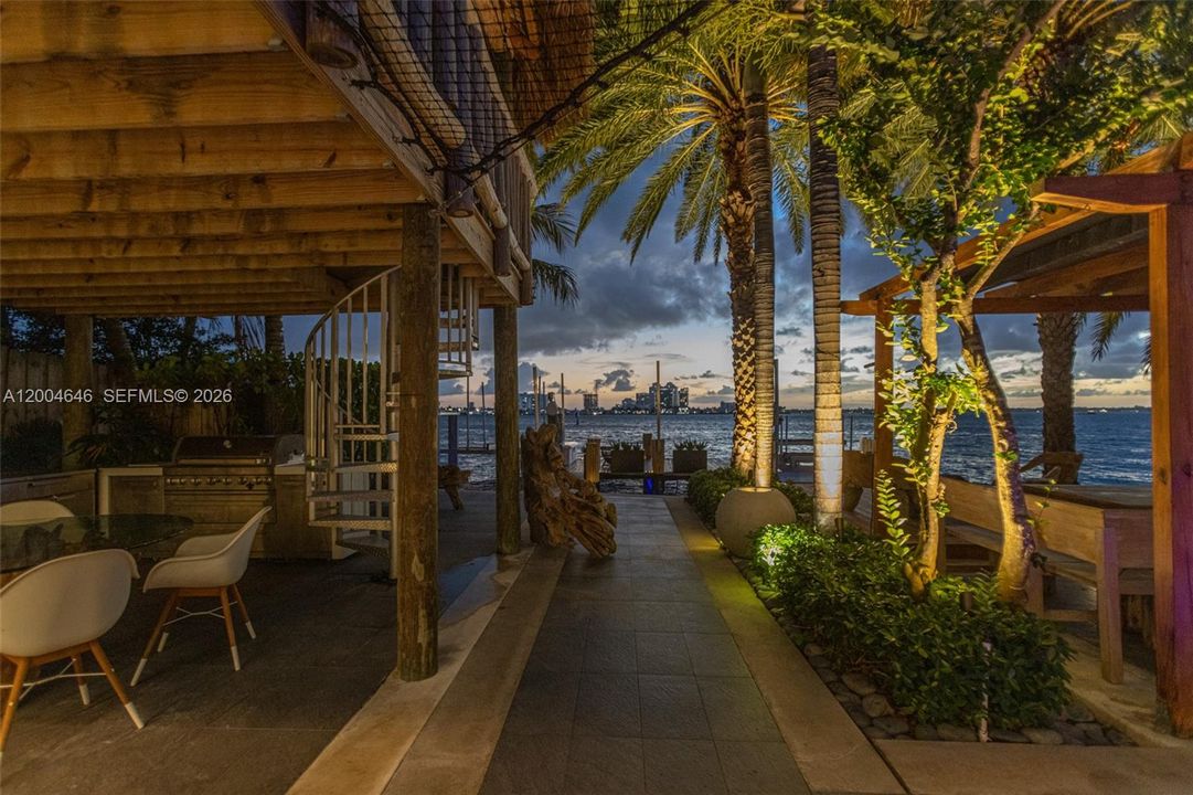 For Sale: $10,000,000 (4 beds, 4 baths, 2263 Square Feet)