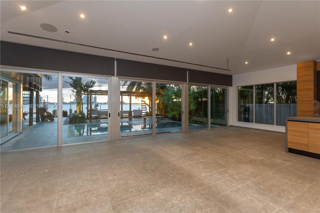 For Sale: $10,000,000 (4 beds, 4 baths, 2263 Square Feet)