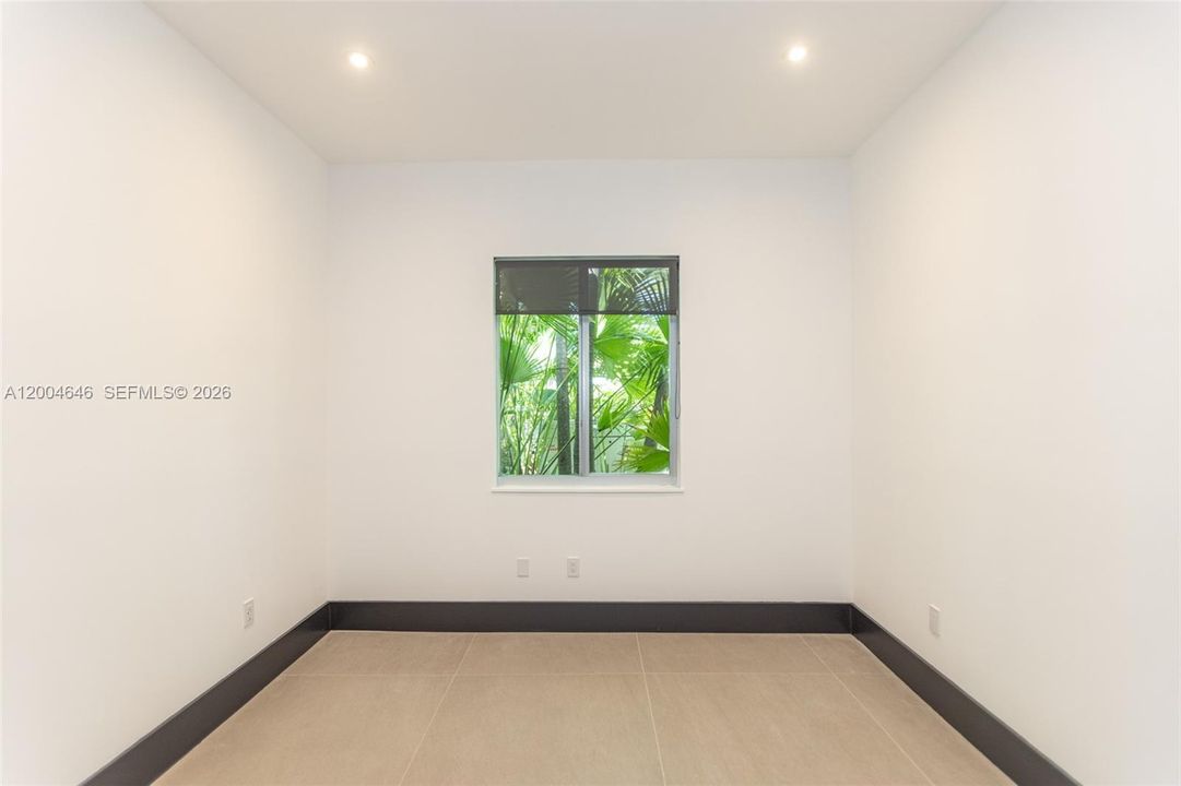 For Sale: $10,000,000 (4 beds, 4 baths, 2263 Square Feet)