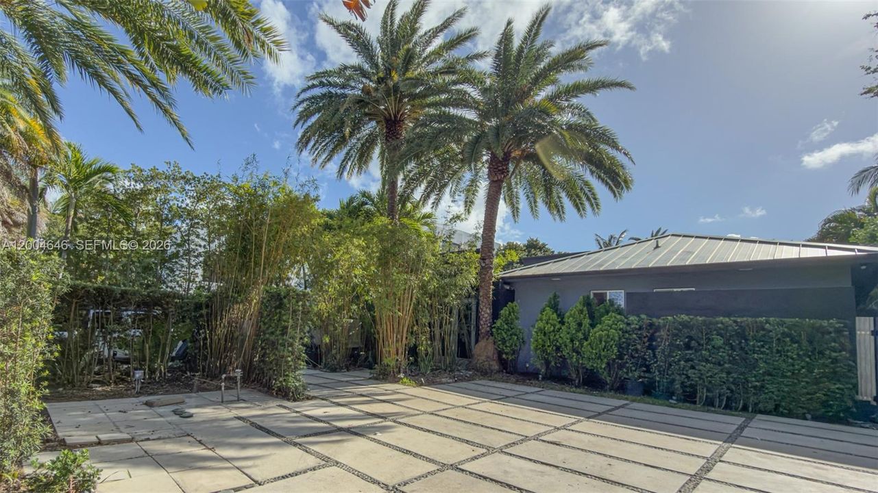For Sale: $10,000,000 (4 beds, 4 baths, 2263 Square Feet)