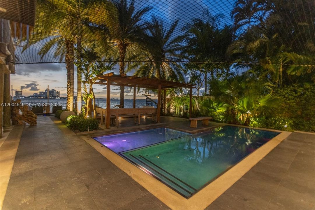 For Sale: $10,000,000 (4 beds, 4 baths, 2263 Square Feet)