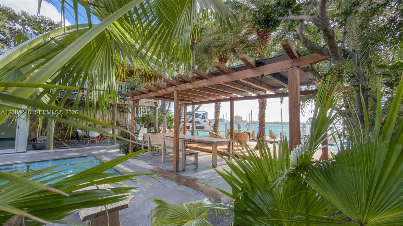 For Sale: $10,000,000 (4 beds, 4 baths, 2263 Square Feet)
