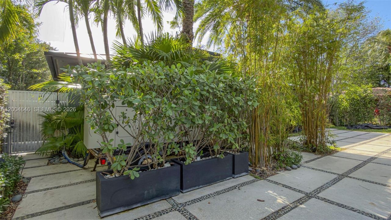 For Sale: $10,000,000 (4 beds, 4 baths, 2263 Square Feet)