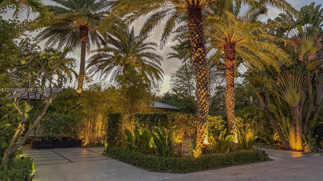 For Sale: $10,000,000 (4 beds, 4 baths, 2263 Square Feet)