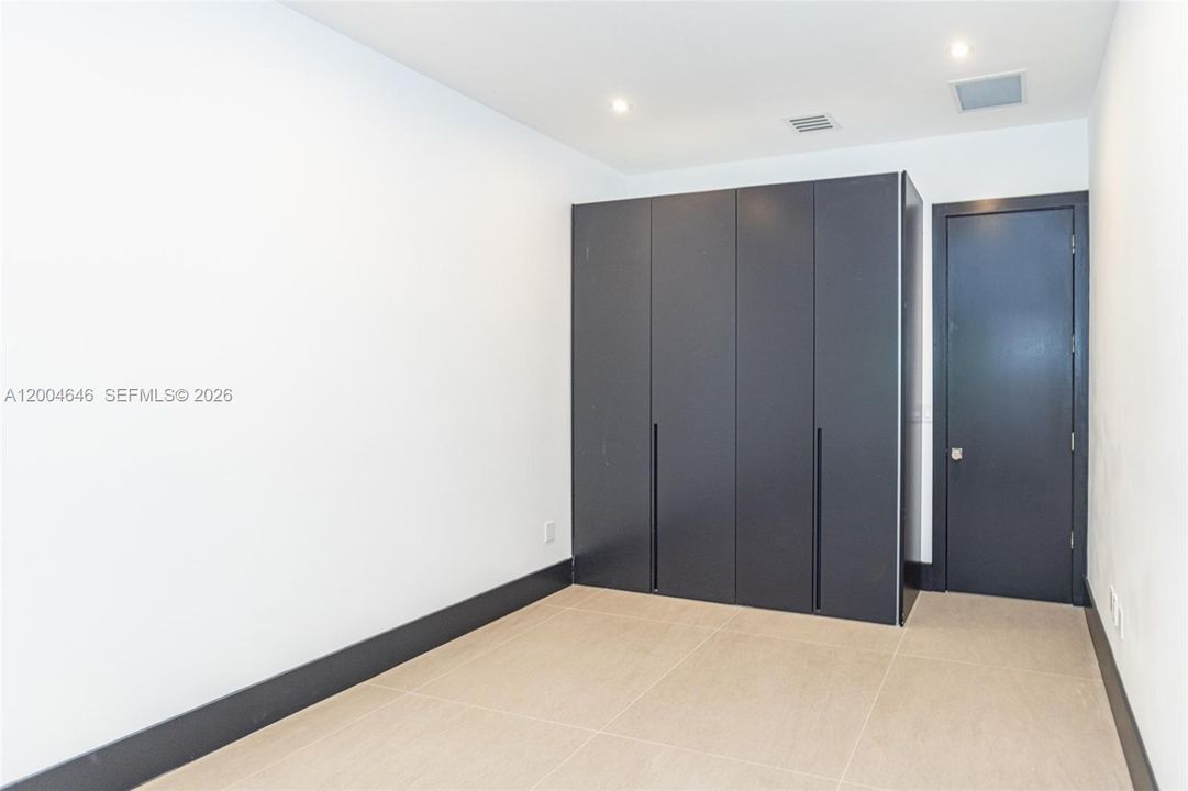 For Sale: $10,000,000 (4 beds, 4 baths, 2263 Square Feet)