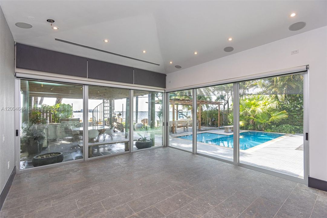 For Sale: $10,000,000 (4 beds, 4 baths, 2263 Square Feet)