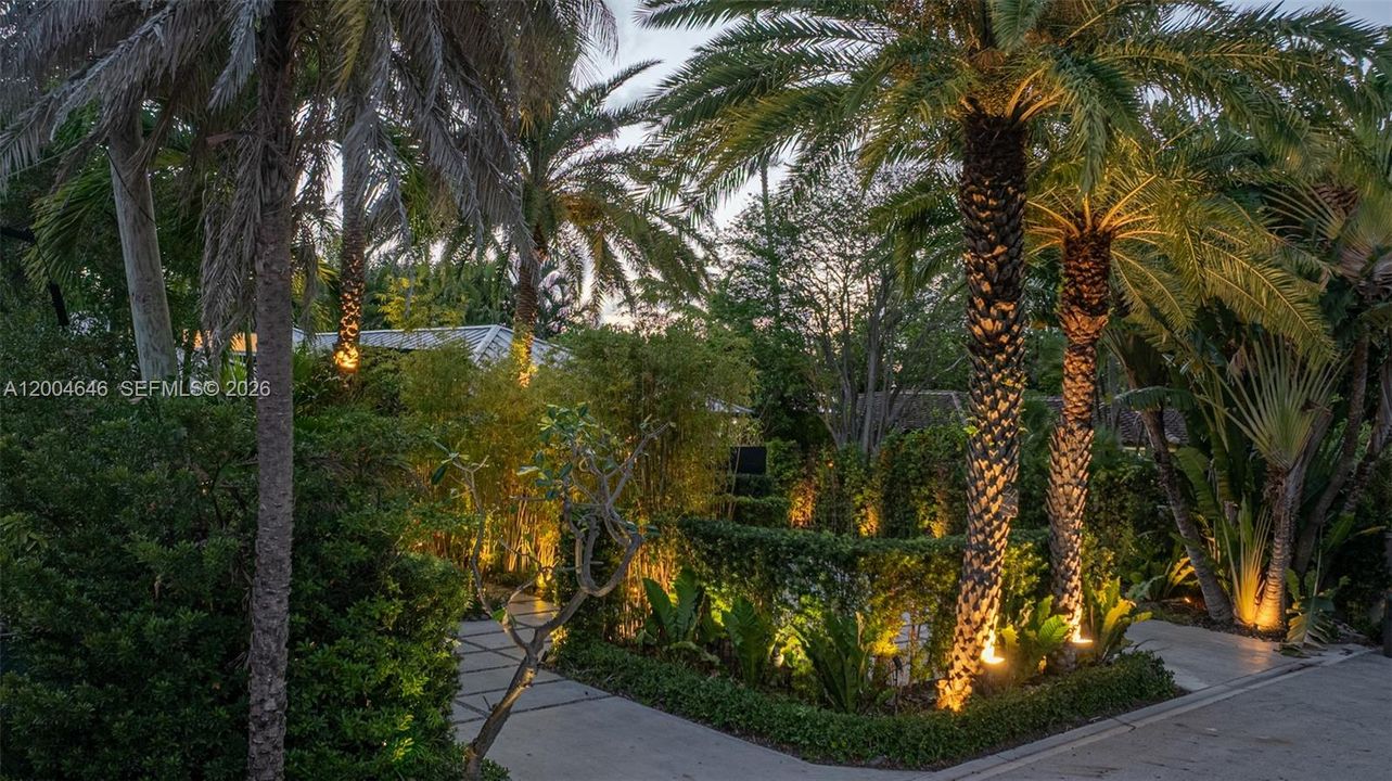 For Sale: $10,000,000 (4 beds, 4 baths, 2263 Square Feet)