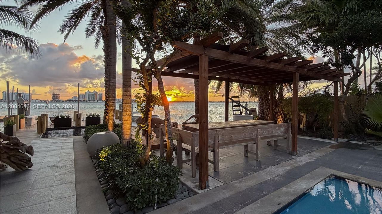For Sale: $10,000,000 (4 beds, 4 baths, 2263 Square Feet)