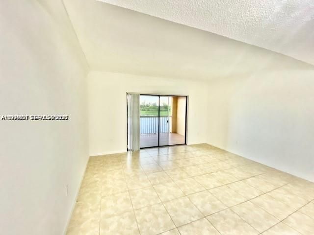 Activo con contrato: $1,770 (2 camas, 2 baños, 1032 Pies cuadrados)