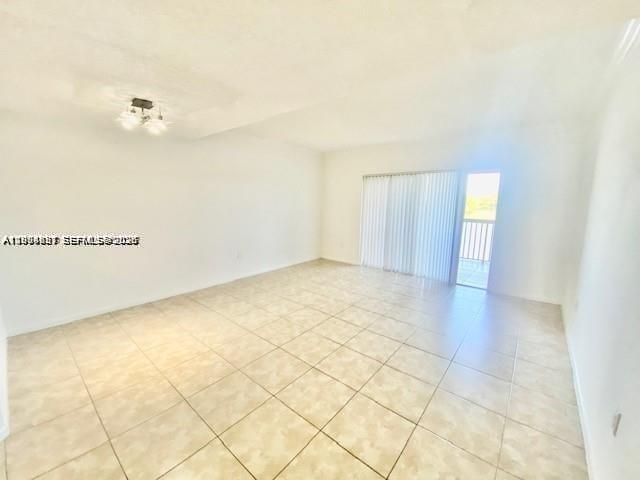 Activo con contrato: $1,770 (2 camas, 2 baños, 1032 Pies cuadrados)