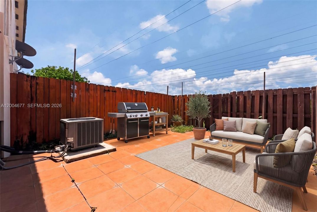 En Venta: $390,000 (2 camas, 2 baños, 1130 Pies cuadrados)