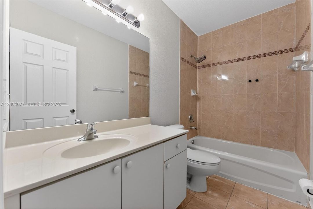 En Venta: $390,000 (2 camas, 2 baños, 1130 Pies cuadrados)