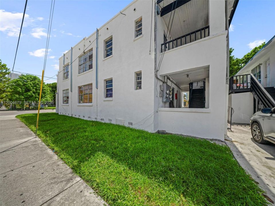 Activo con contrato: $1,849,000 (12 camas, 6 baños, 4608 Pies cuadrados)
