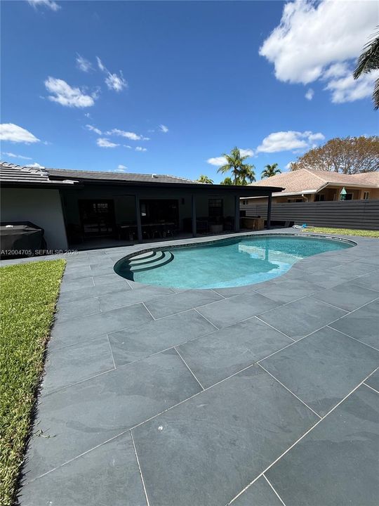 For Rent: $8,500 (3 beds, 2 baths, 1569 Square Feet)