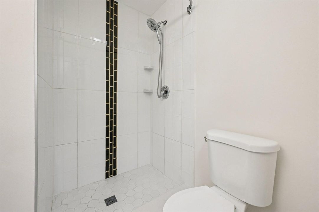 2nd Bathroom