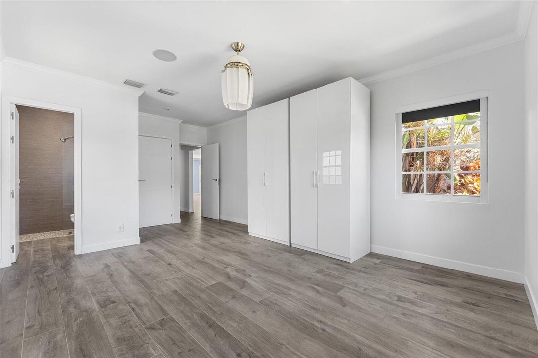 15-8934 Emerson Ave, Surfside-26
