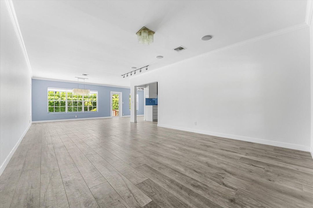04-8934 Emerson Ave, Surfside-47