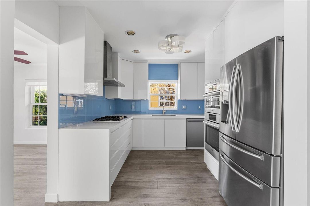 11-8934 Emerson Ave, Surfside-42