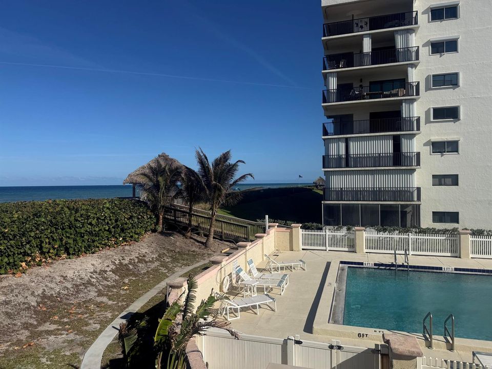 Cabana/Pool View