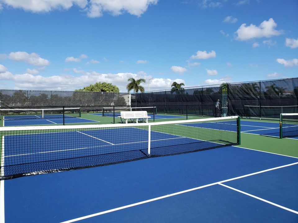pickle ball courts
