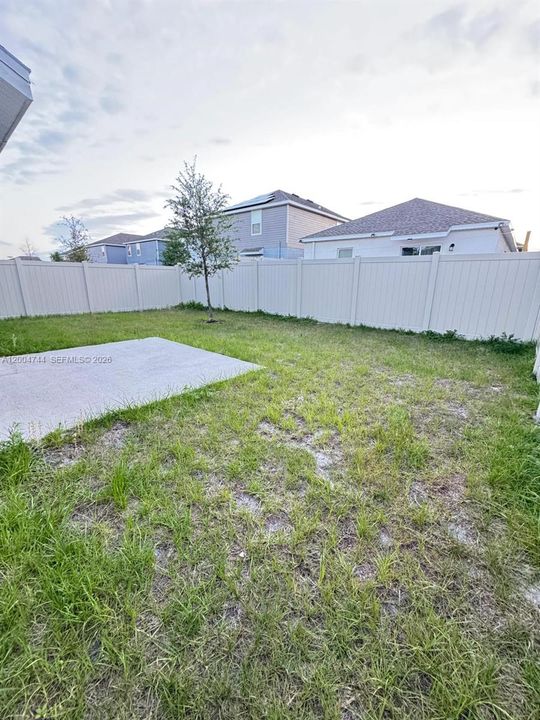 For Rent: $1,900 (3 beds, 2 baths, 4356 Square Feet)