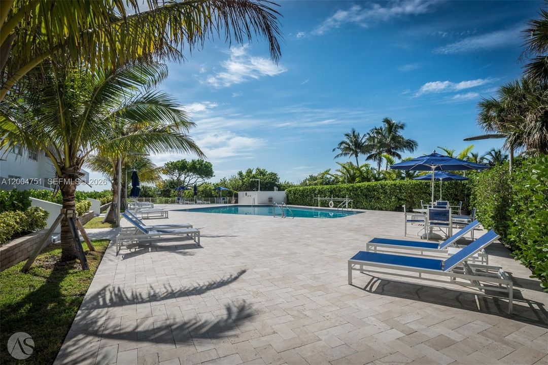 Active With Contract: $6,800 (2 beds, 2 baths, 1260 Square Feet)