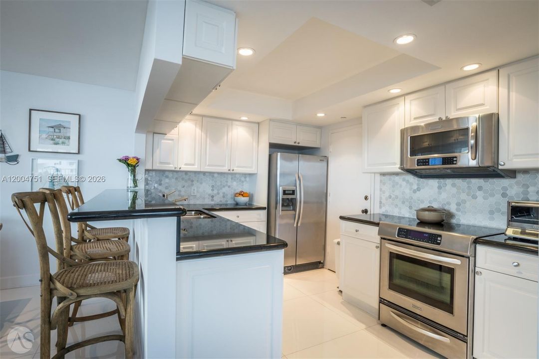Active With Contract: $6,800 (2 beds, 2 baths, 1260 Square Feet)