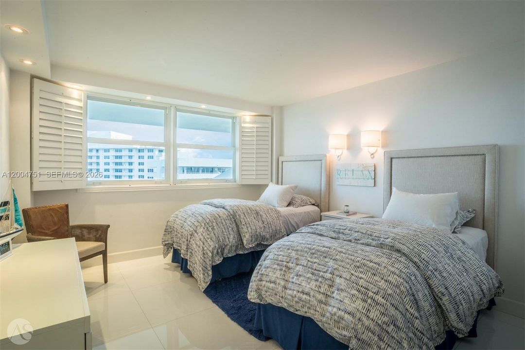 Active With Contract: $6,800 (2 beds, 2 baths, 1260 Square Feet)