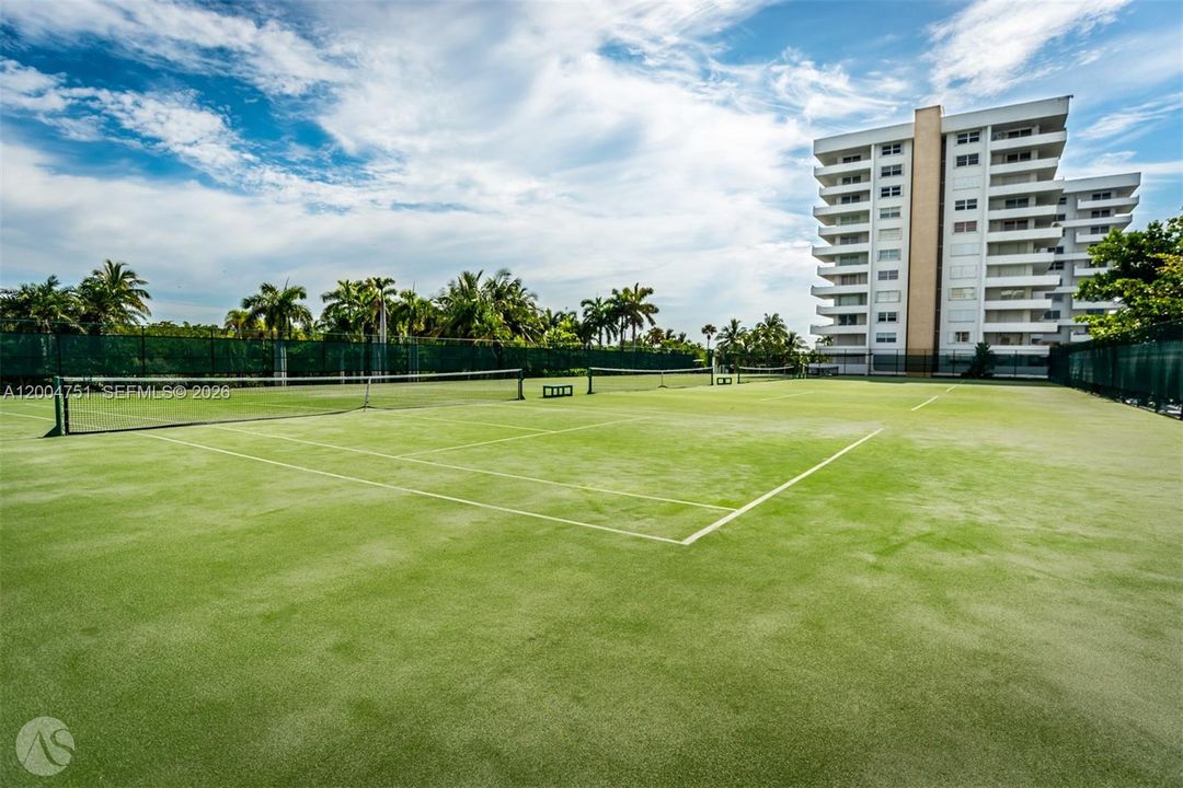 Active With Contract: $6,800 (2 beds, 2 baths, 1260 Square Feet)